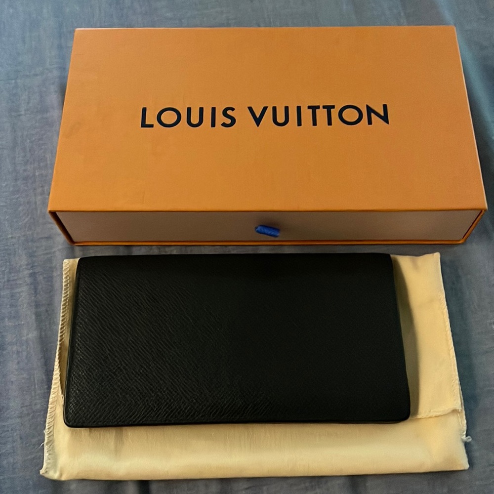 Louis Vuitton Epi wallet